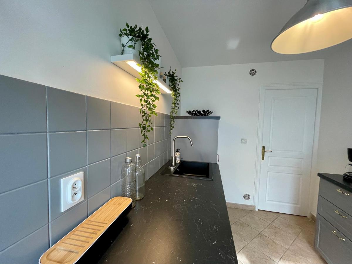 Le Monastere Apartment Bayeux Bagian luar foto