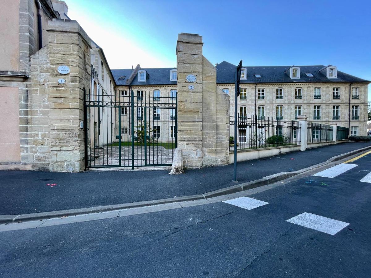 Le Monastere Apartment Bayeux Bagian luar foto